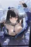 115989184p0.jpg