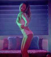 ariana-grande76.gif