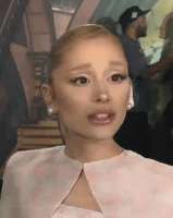 ariana44d.gif