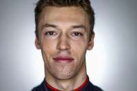 daniil-kvyat-2017-portrait-1821292481.jpg