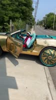 Turnin heads when I hit the parkin lot.mp4