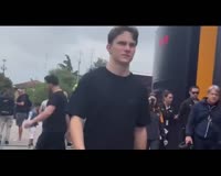 nm8v275c2twv12.mp4