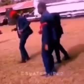 девушка не выдержала нагрузку.mp4