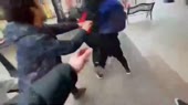 быдло толпой доебалось до парня.mp4