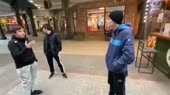 быдло толпой доебалось до парня.mp4