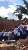1587573360088.webm