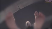 2b под ножками.webm