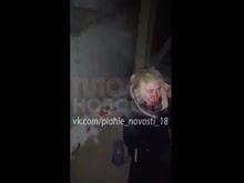 Навальнята избили девушку на митинге.mp4