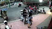 Невнимательность байкеров.mp4