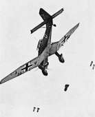 220px-JunkersJu87Bdroppingbombs.jpg