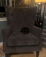 “This mine now.” Got a new chair. Wasn’t sure if we liked it. She says to keep it..jpg