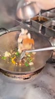 Fresh Seafood at Madam Hou Seafood - in front of Lan Pho Na Kluea Market - Patta.mp4