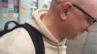 Гоблин прячется в сортире.mp4