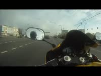 Yamaha R1 - Варшавское шоссе.webm