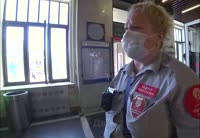 унижение масковахтёров в метро2.mp4