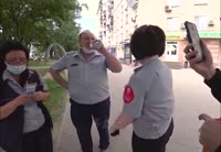 унижение масковахтёров в метро 3.mp4