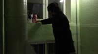 Пони- в мусоропровод.webm
