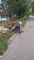 Pitbull defends his owner from a loose dog.mp4