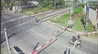 бабка поезд.mp4