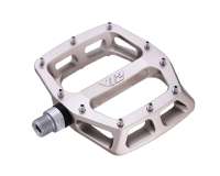 16214dmrv12magnesiumpedals2014.jpg