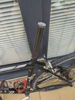 broken-carbon-seat-post-stuck-v0-a50bztvylbbb1.webp