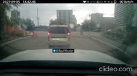 Екатеринбург, у самоката зчмт, открытый перелом обеих ног, у байкера перелом ребер на спине у позвоночника, вывихнутый палец.mp4
