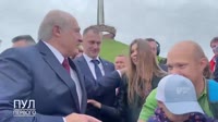 «Я вас обожаю». Молодая белоруска призналась в любви Алекса[...].mp4