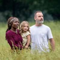 1537521899-michonne-judith-rick-twd.jpg