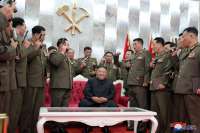 sjeverna-koreja-kim-jon-i-vojnici-epa5f28f0ef57877.jpg