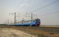 Электропоезд ЭР9Е-655.jpg