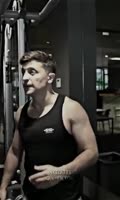 Молодой, красивый, сильный, мужественный, честный, справедл[...].mp4