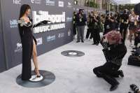 megan-fox-machine-gun-kelly-billboard-music-awards-2022.jpg