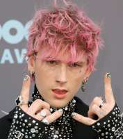 rs908x1024-220515195529-634-mgk-nails-GettyImages-1397432152.jpg
