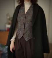 Dark academia outfit.jpeg