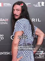 v09044g40000d1dgfs7og65j5ce10db0.mp4