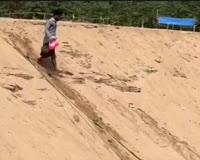 efhkwtzzs0f0d30m0460x370.mp4