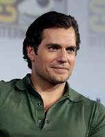250px-HenryCavill(48417913146)(cropped).jpg