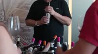 Экспертов угостили вином за 200 тыс под видом дешевого.mp4