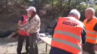 поляк-объясняет-как-застрелить-человека.mp4