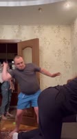 Отлупили жируху.mp4