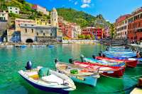 20GorgeousSidetownsinItalyHEROshutterstock688078159-1.jpg