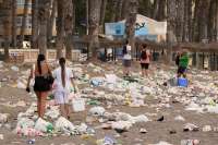 europapress-6818432-restos-basura-playa-malagueta-celebracion-noche-san-juan-24-junio-2025-990x660.jpg