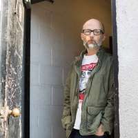moby-thenitfellapart-authorphoto2-1557515248[1].jpg