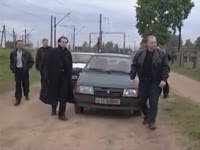 Год назад ты по треду с голой жопой бегал.mp4