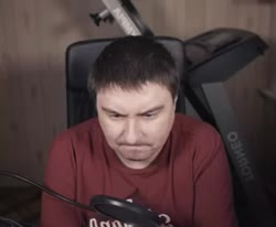  я знаю стримера которого все обосрали.webm