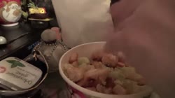 Шелушит2.webm