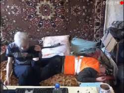 chatroomD9j05GIXadM5Z74bzGF032DYTZxIqKLnM1CLvF8YsMlpr (1).gif