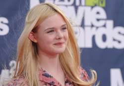 Elle Fanning --3.jpg