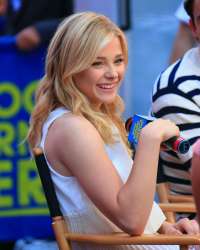 Chloe-Moretz-on-Good-Morning-America--09.jpg