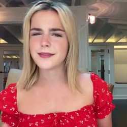 трясущееся декольте.mp4